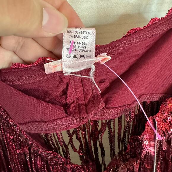 Luxxel Burgundy Fringe Lining Crop Top Size Small - Picture 7 of 7